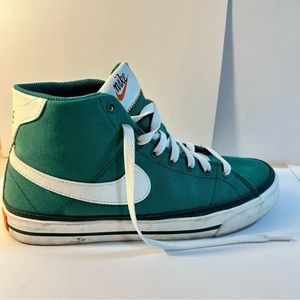 Size 7 - Nike Court Legacy Canvas Mid Green Near-Perfect Condition (Pre-Owned)